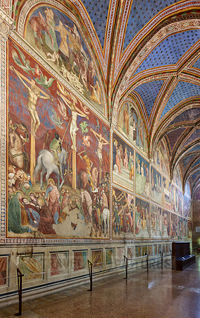 Innenaufnahme mit Fresken der Duomo di Santa Maria Assunta, San Gimignano  | The interior of the Collegiata di Santa Maria Assunta. Duomo Cathedral,  San Gimignano|