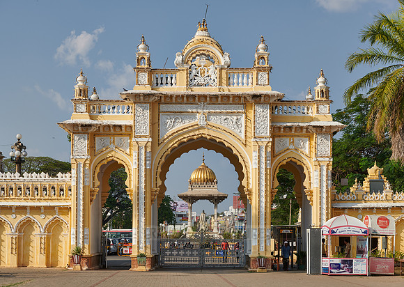 gate to Mysore Palace