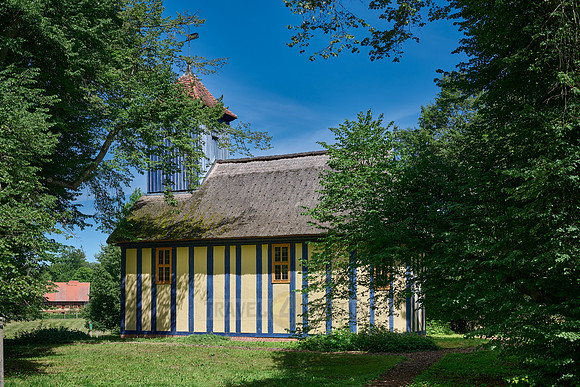 Kirchlein im Gruenen