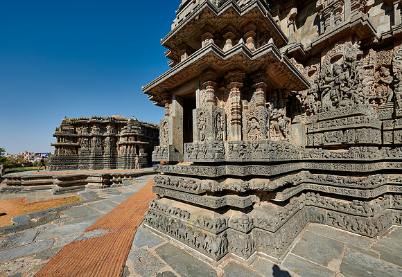 stone carvings on Halebid Hoysaleswara Jain temple