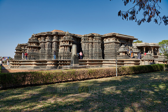 stone carvings on Halebid Hoysaleswara Jain temple