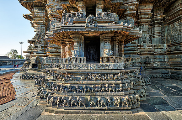 stone carvings at Chennakesava temple