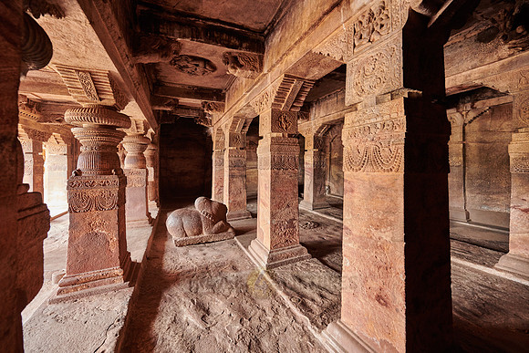 unbelievable stone carvings inside Badami caves