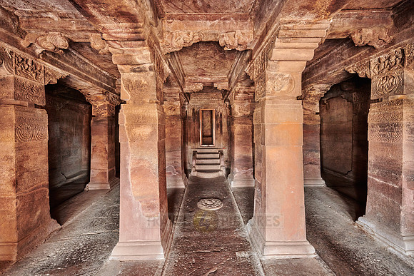 unbelievable stone carvings inside Badami caves