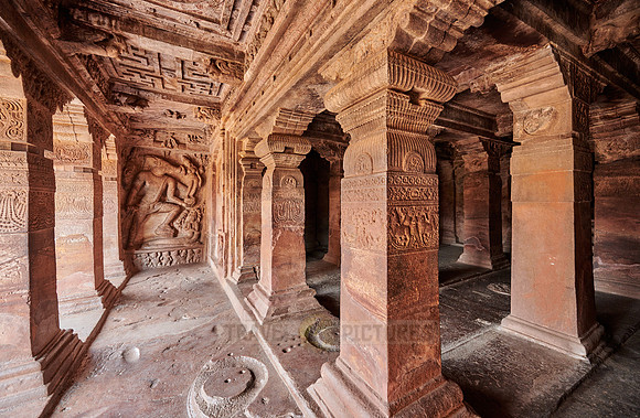 unbelievable stone carvings inside Badami caves