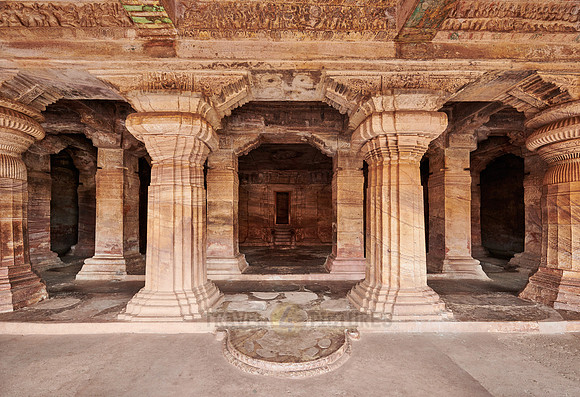 unbelievable stone carvings inside Badami caves