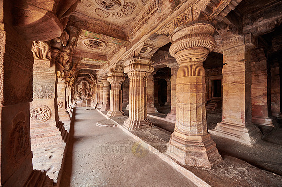 unbelievable stone carvings inside Badami caves