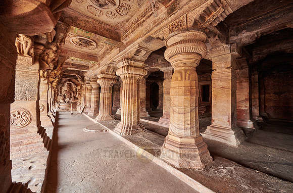 unbelievable stone carvings inside Badami caves