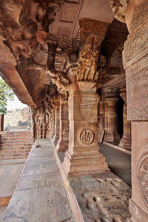 unbelievable stone carvings inside Badami caves