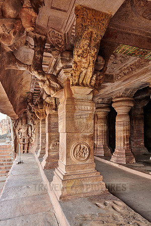 unbelievable stone carvings inside Badami caves