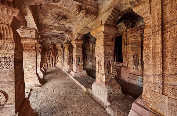 unbelievable stone carvings inside Badami caves