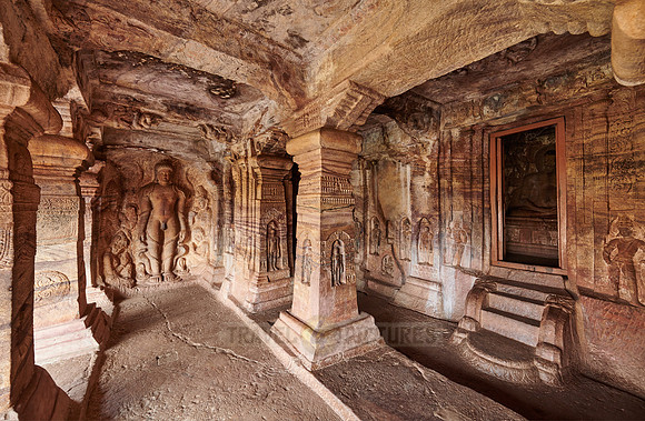 unbelievable stone carvings inside Badami caves