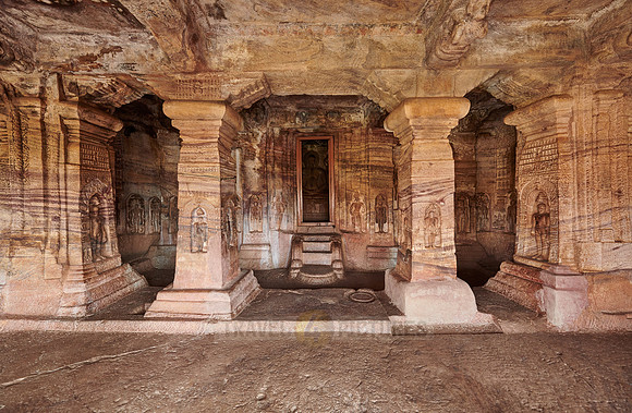 unbelievable stone carvings inside Badami caves