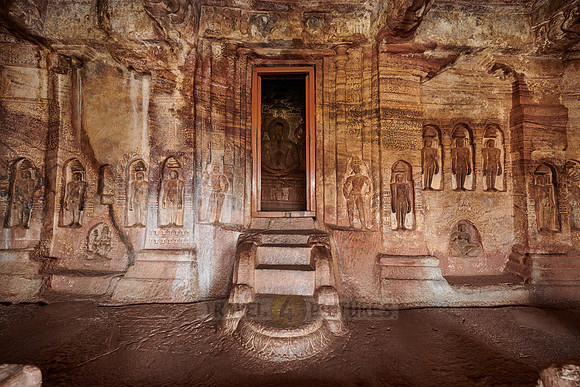 unbelievable stone carvings inside Badami caves
