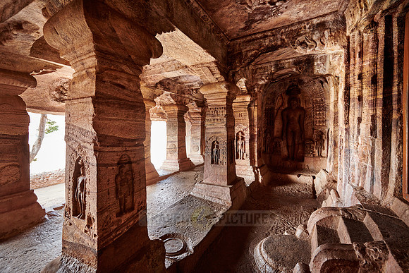 unbelievable stone carvings inside Badami caves