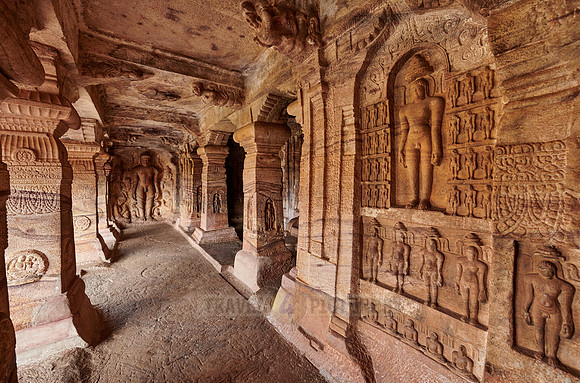 unbelievable stone carvings inside Badami caves