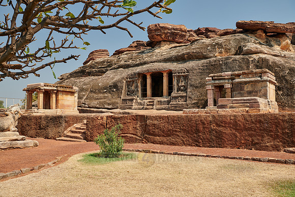 outside of Ravana Phadi Cave Temples