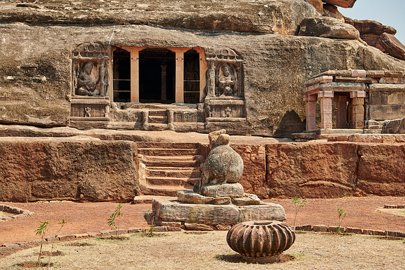 outside of Ravana Phadi Cave Temples