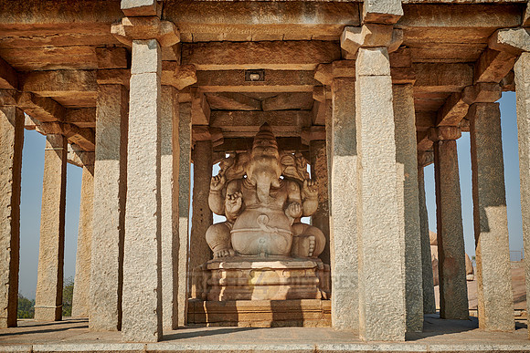Sasivekalu Ganesha monument