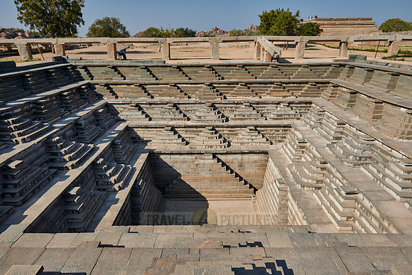 Stepped square water tank inside the Royal Enclosure