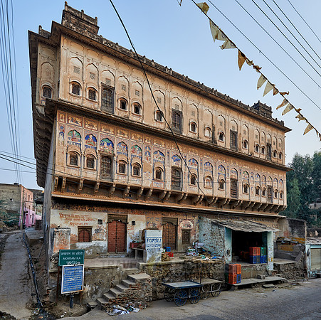 Akhram Ka Haveli in Mandawa