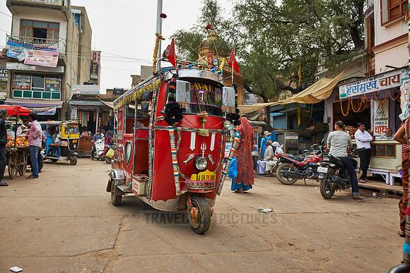 Tuk-Tuk in street of Nawalgarh
