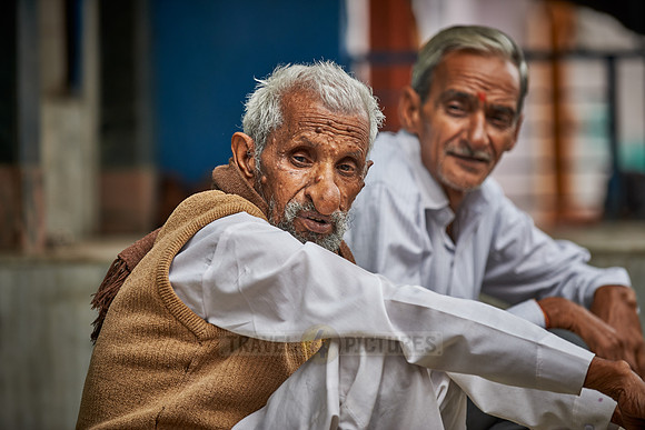 man with huge nose, street life, people of Nawalgarh