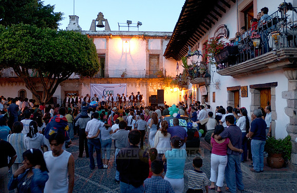 evening dance event on the Plaza Borda