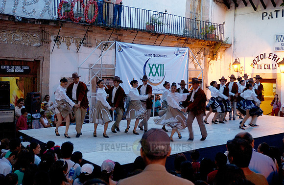 evening dance event on the Plaza Borda