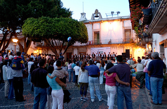 evening dance event on the Plaza Borda