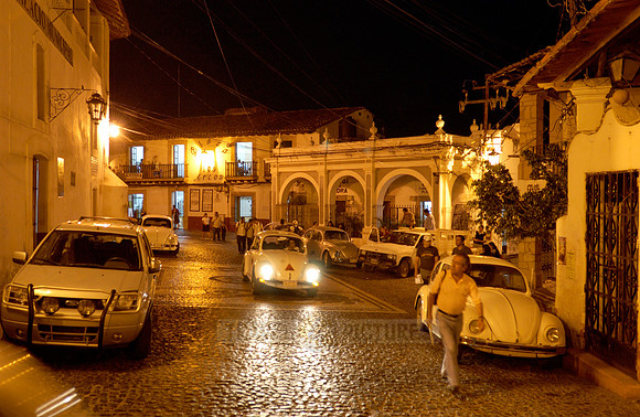 Plazuela de Bernal at dawn