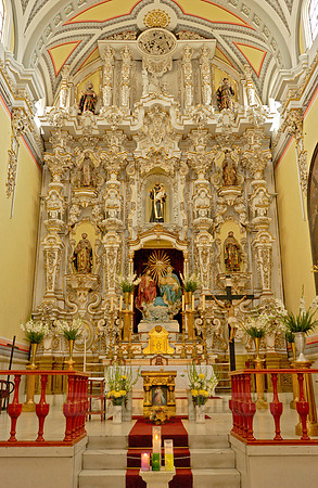 High altar richly decorated with stucco