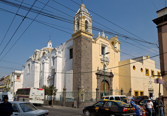typical facade with colonial flair in Puebla