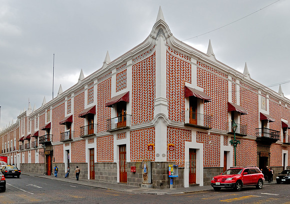 typical facade with colonial flair in Puebla