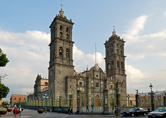 Exterior shot of Catedral de Puebla