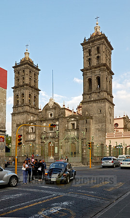 Exterior shot of Catedral de Puebla