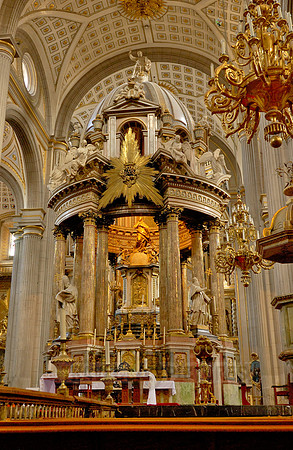 interior shot of Catedral de Puebla