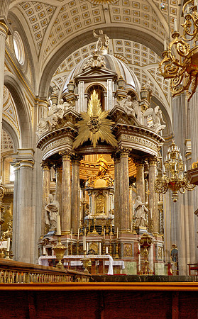 interior shot of Catedral de Puebla