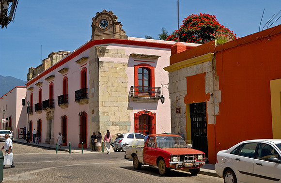 typical colonial house facades