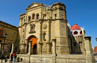 Exterior shot of La Compania de Jesus