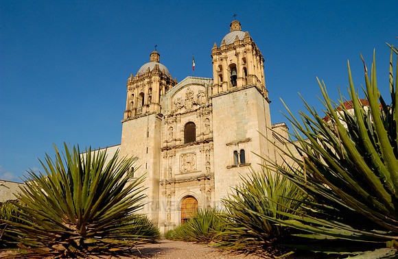 Exterior shot of the Iglesia Santo Domingo
