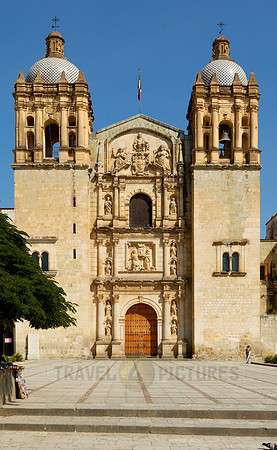 Exterior shot of the Iglesia Santo Domingo