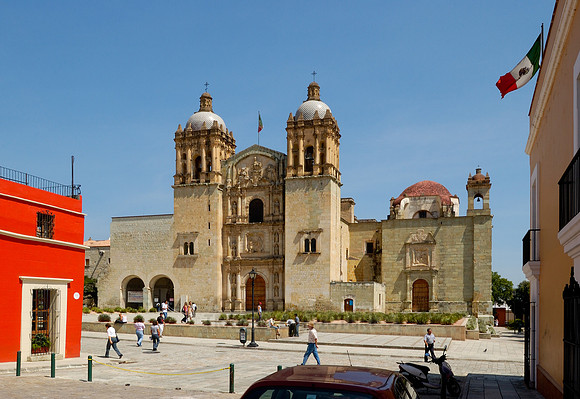 Exterior shot of the Iglesia Santo Domingo