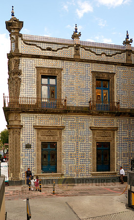 Casa de los Azulejos