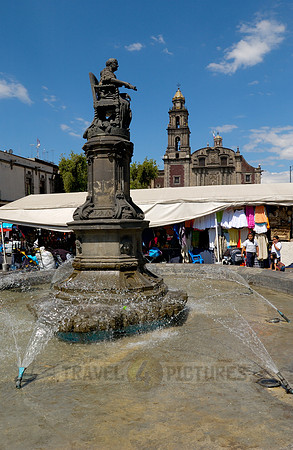 Fountain in Plaza Santo Domingo