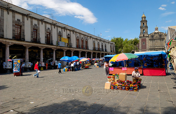 view of Plaza Santo Domingo