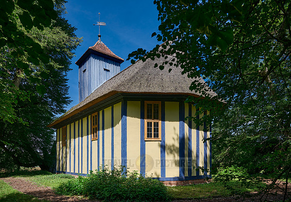 Kirchlein im Gruenen