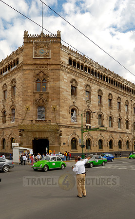 outside view of Palacio Postal