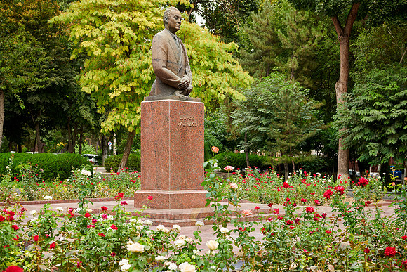 Monument Sharaf Rashidov First Secretary of the Central Committee of the Communist Party of Uzbekistan