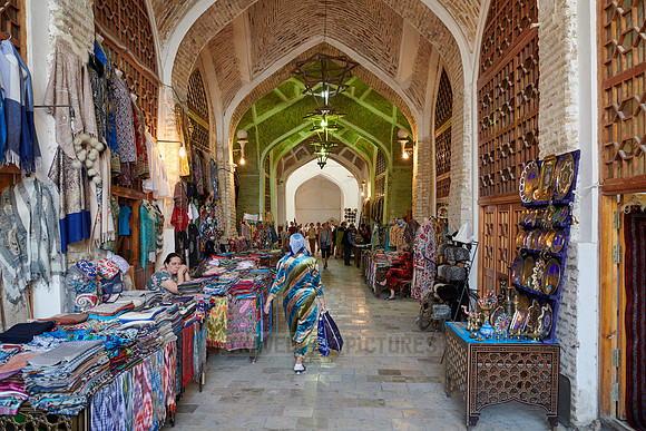 interior shot of Toki-Telpak Furushon